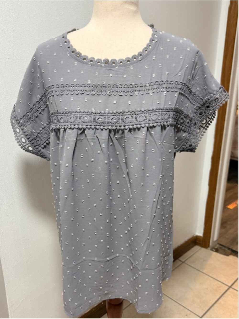 Women's Unbranded Swiss Dot Lace Trim Blouse, Size M, Grey